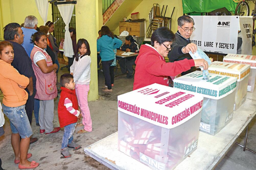 Alrededor de 566 ciudadanos presentaron su carta de intención para un cargo en las elecciones del 5 de junio (ARCHIVO EL UNIVERSAL)