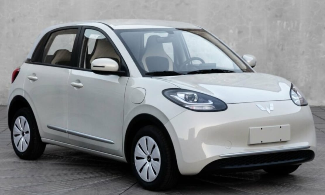 Aunque resalta entre todos por ser muy barato, este modelo eléctrico solo se distribuye por el momento en China. Imagen: Wuling