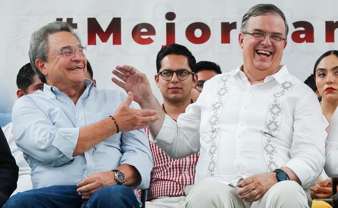 Excanciller Marcelo Ebrard en compañía del hermano de AMLO, Pío López Obrador. Foto: Galo Cañas/Cuartooscuro