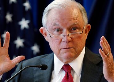 Renuncia Jeff Sessions, fiscal general de EU