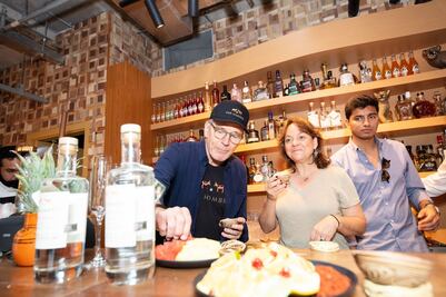 El actor Bryan Cranston, protagonista de Breaking Bad, visita el Pabellón de México en Dubai