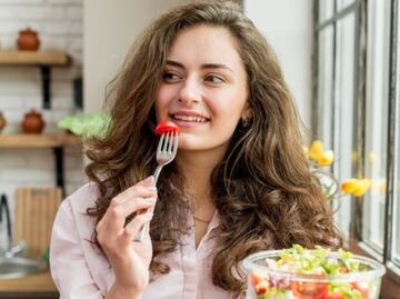 3 puntos claves en la dieta de las mujeres durante la menopausia, según experta en nutrición
