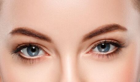 Sigue estos tips para tener cejas perfectas sin maquillarlas