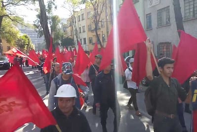 Integrantes del Partido Comunista marchan contra AMLO en CDMX
