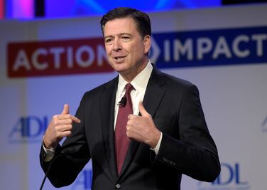 Senado de EU invita a testificar al exjefe del FBI, James Comey