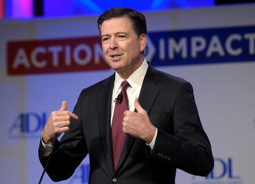 Senado de EU invita a testificar al exjefe del FBI, James Comey