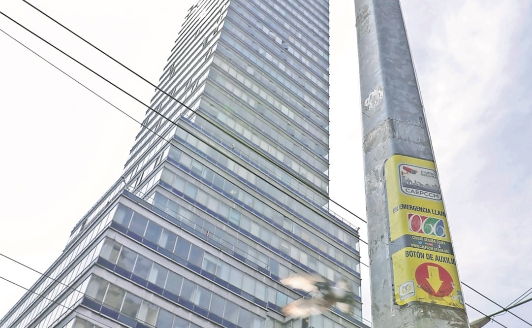 A pesar de que la mayoría de las cámaras donde están los botones de auxilio están en buenas condiciones, se vuelven obsoletos por los avances de la tecnología. (Fotos: IVÁN STEPHENS Y VALENTE ROSAS)