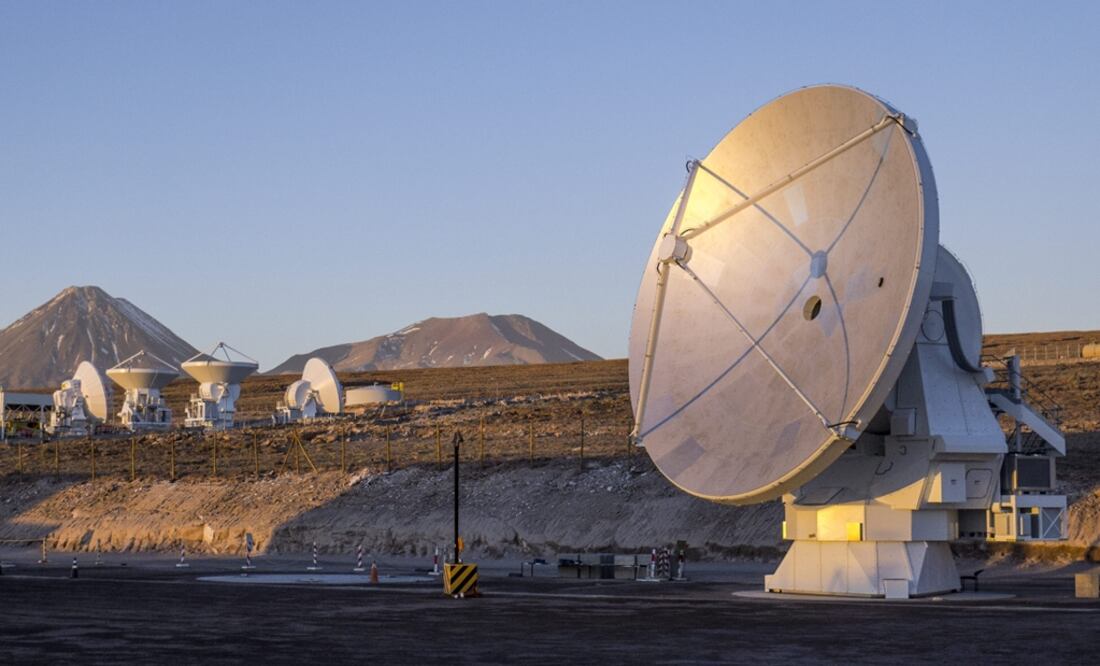 A satellite dish at the European Austral Observatory in Chile, with which Joel Sánchez Bermúdez's image was generated - Photo: C. Pontoni/EFE