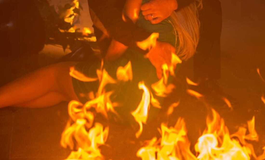 Al equipo no le importó arriesgarse en las escenas de la quema del inmueble (CORTESÍA)