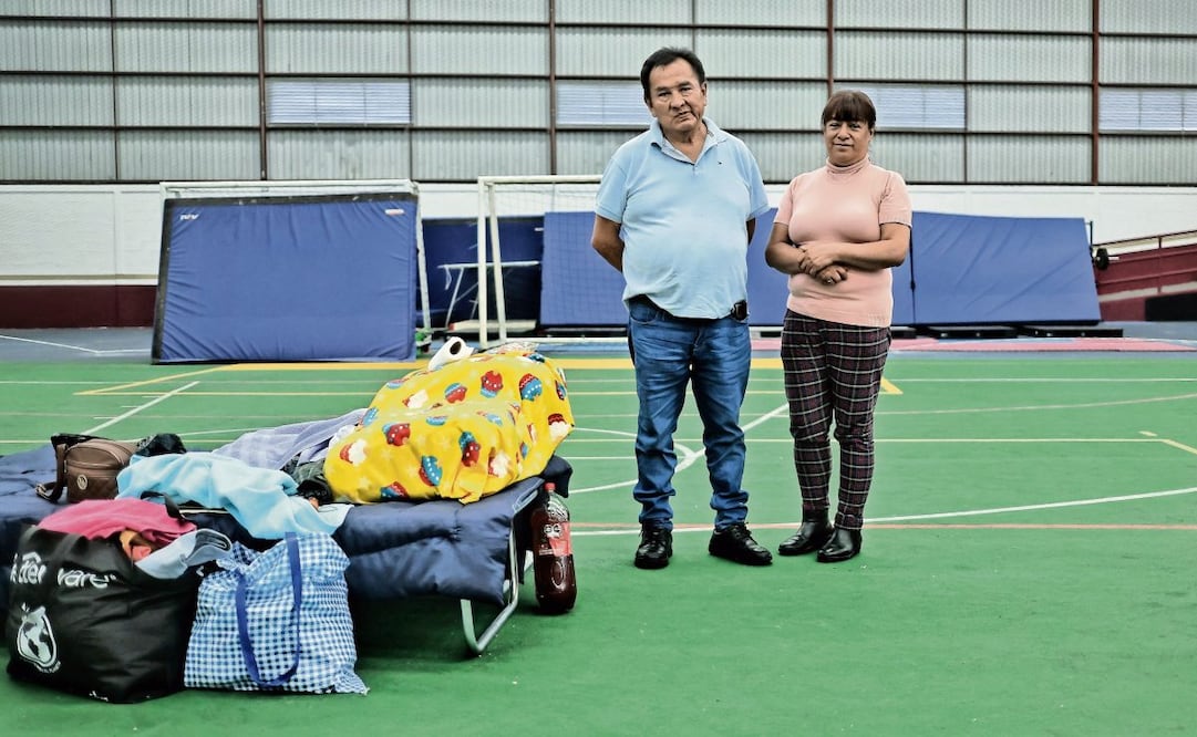 La familia de María Luisa Pacheco desalojó su vivienda en la colonia Lomas de San Bernabé y se resguarda en el albergue. Foto: Fernanda Rojas / EL UNIVERSAL