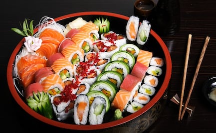 Va a comer sushi a Polanco y termina hospitalizada: ¿cuáles son síntomas de intoxicación?