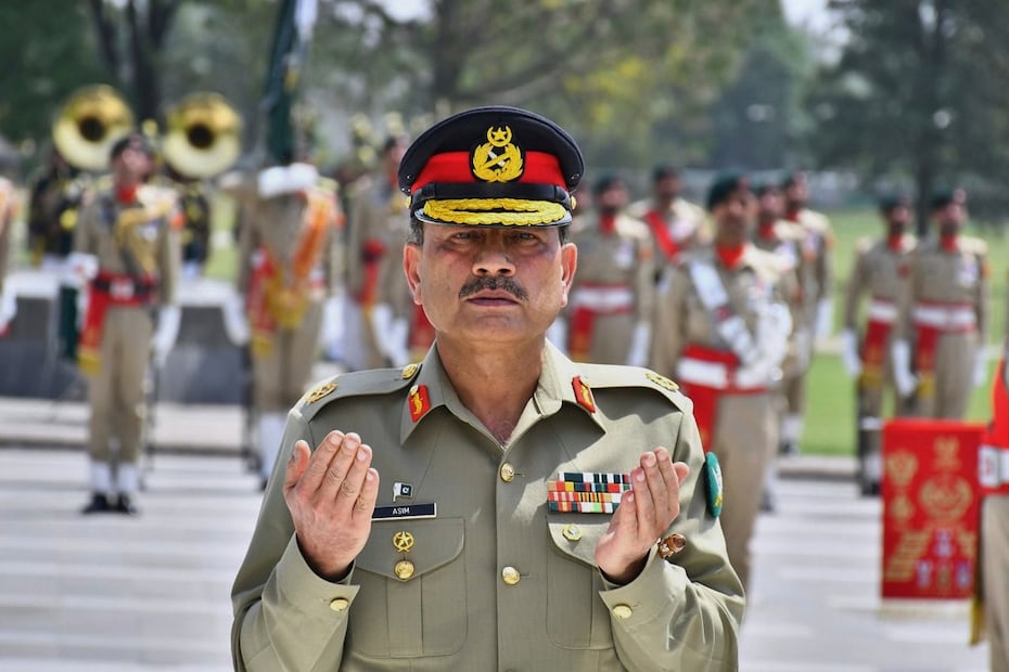 El general paquistaní Asim Munir, en un desfile en Rawalpindi. FOTO: AP