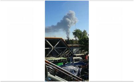 Arde fábrica en Iztapalapa