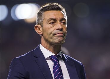 Pedro Caixinha, despedido y multado en México