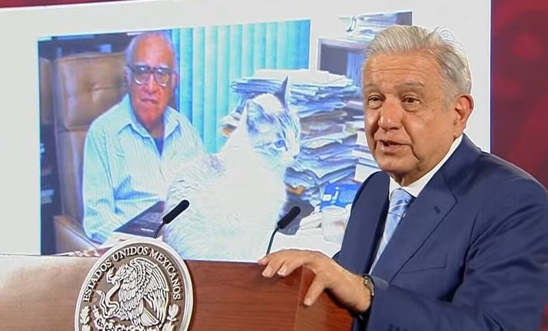 AMLO recuerda al fallecido Carlos Monsiváis en su natalicio 85. Foto: Captura de pantalla
