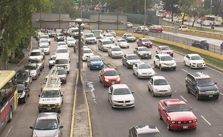 Autos con calcomanía roja no circulan este miércoles