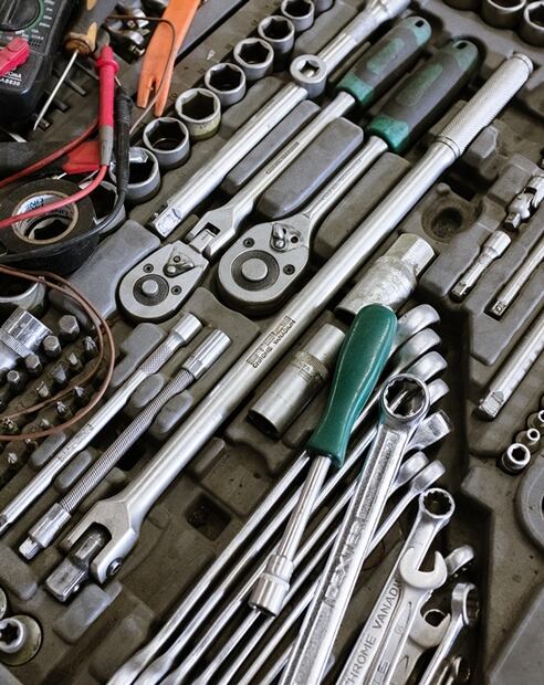 Herramientas que debes guardar en la cajuela de tu auto