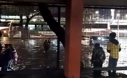 Inundación alcanza un metro de altura en Indios Verdes