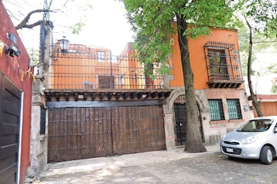 Miguel Barbosa y su familia, con bienes por 25 mdp