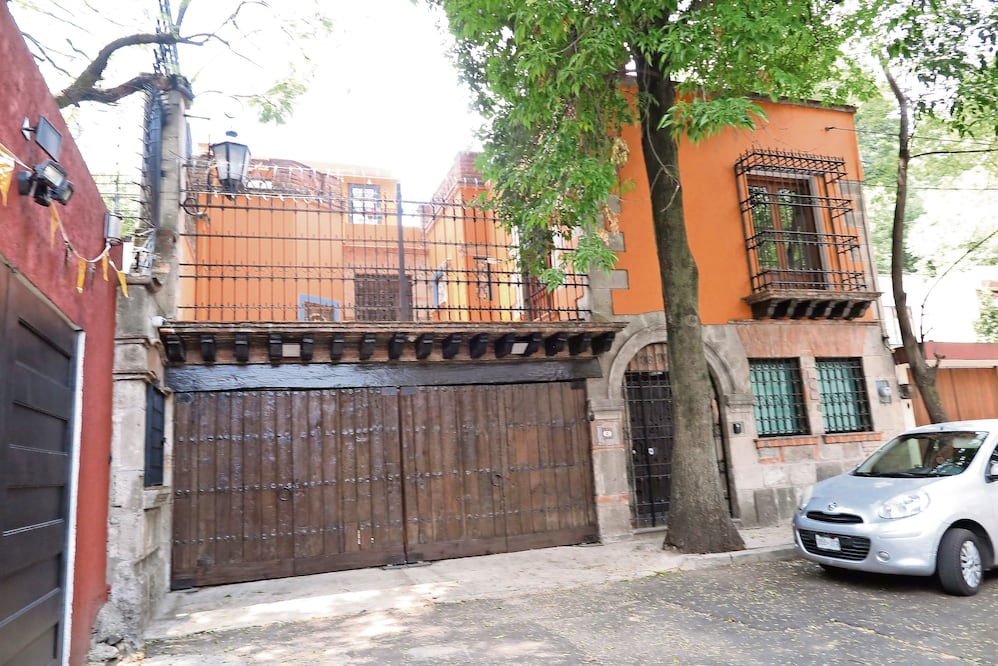 La casa de Miguel Barbosa en la Ciudad de México cuesta 10 mdp; perteneció al ex presidente Miguel de la Madrid (LUIS CORTES. EL UNIVERSAL)