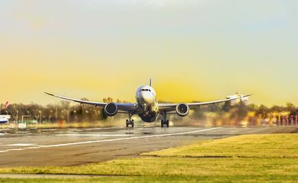 Llega último vuelo de China a Tijuana; reanudan actividades en mayo