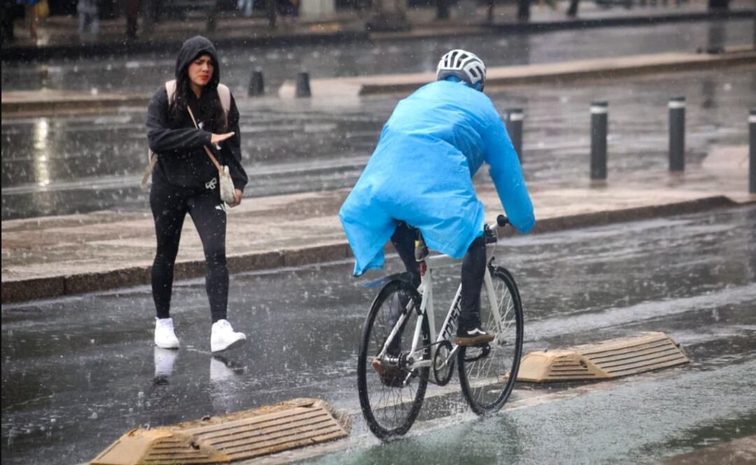 Activan triple alerta por lluvias fuertes y posible caída de granizo en todas las alcaldías de la CDMX.
Foto: Luis Camacho/EL UNIVERSAL