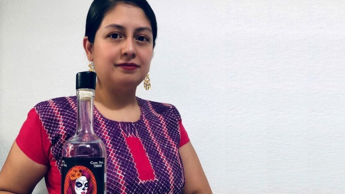 Los mezcaleros usan la imaginación para tratar de salir de la crisis que provoca la pandemia