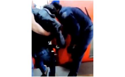  Rescatan a invidente que cayó a las vías en Metro Romero Rubio