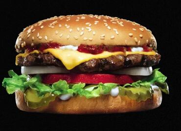 Carl's Jr lanza promoción de hamburguesa gratis por el Día del Beso: ¿dónde y cómo aplica?