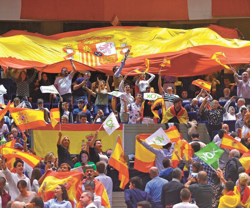 Seguidores de la derecha radical Vox, en Santander, el pasado 1 de noviembre. Foto/ANDER GILLENEA. AFP