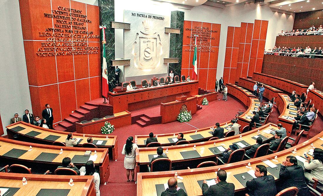 Los legisladores son 19 del PRI, 14 del PRD, 3 del MC, 6 del PVEM, 2 del PT y uno para el PAN y Morena, respectivamente. (ARCHIVO. EL UNIVERSAL)