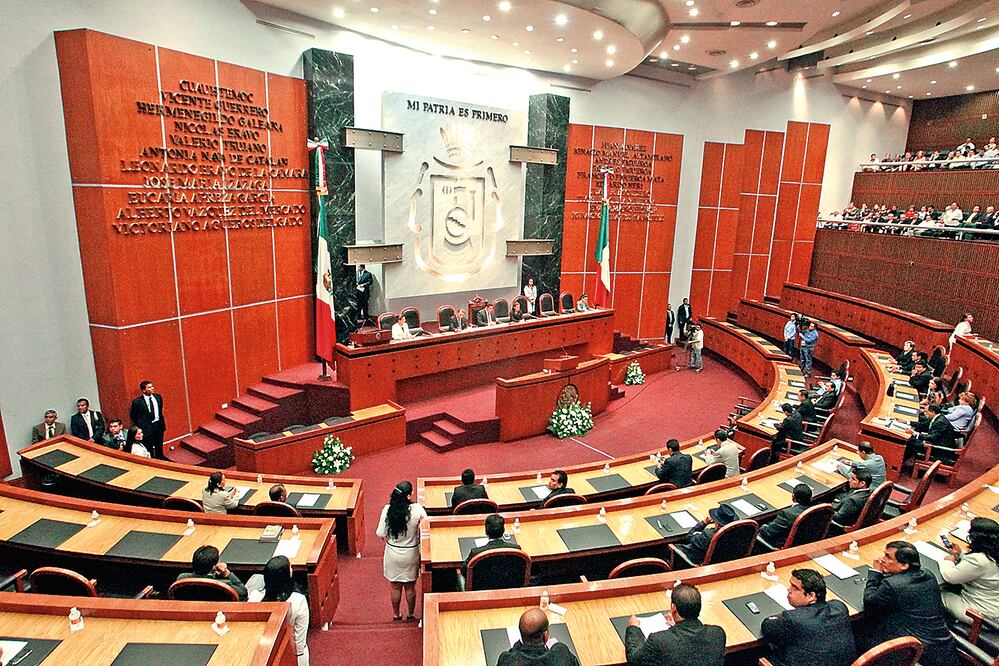 Los legisladores son 19 del PRI, 14 del PRD, 3 del MC, 6 del PVEM, 2 del PT y uno para el PAN y Morena, respectivamente. (ARCHIVO. EL UNIVERSAL)