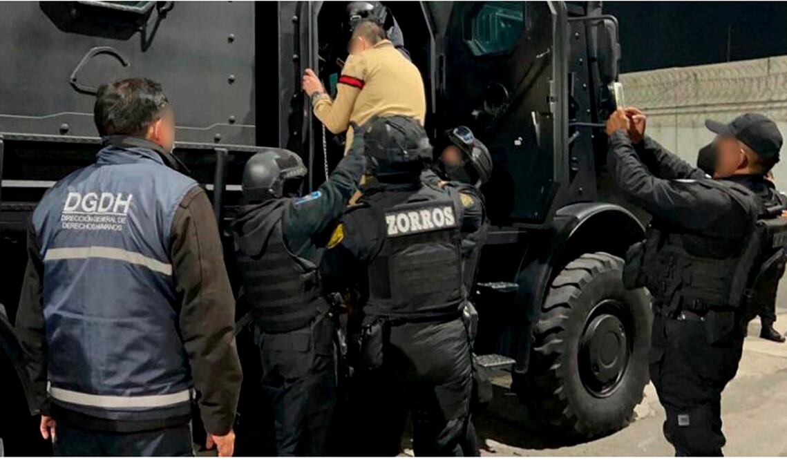 El lunes pasado fueron trasladados 49 internos de penales de la Ciudad de México hacia Centros Federales de Readaptación Social. Foto: archivo/EL UNIVERSAL