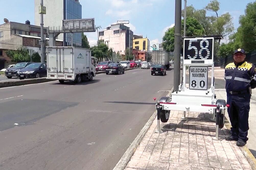 Se colocaron 72 paneles indicadores de velocidad en zonas escolares donde ocurre el mayor número de incidentes viales con lesiones y muertes. (ESPECIAL)
