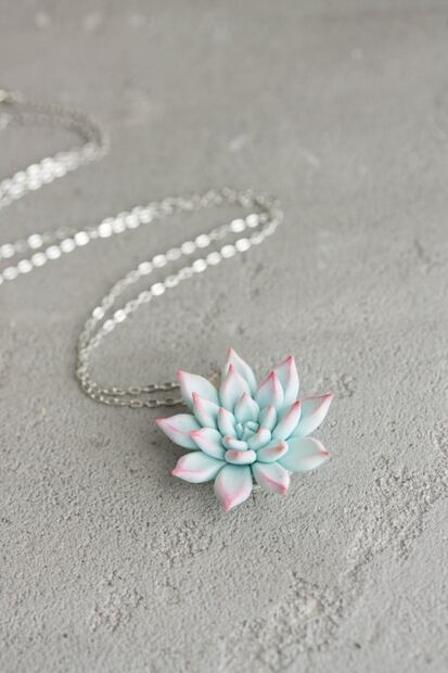 Accesorios en forma de flores que todas las plant ladies amarán