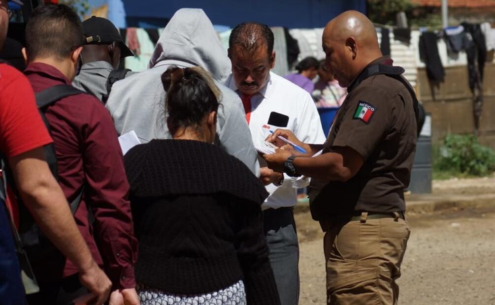 Actualmente sólo tres empresas están prestando el servicio de traslado a la Ciudad de México a las personas migrantes. Foto: Edwin Hernandez / EL UNIVERSAL