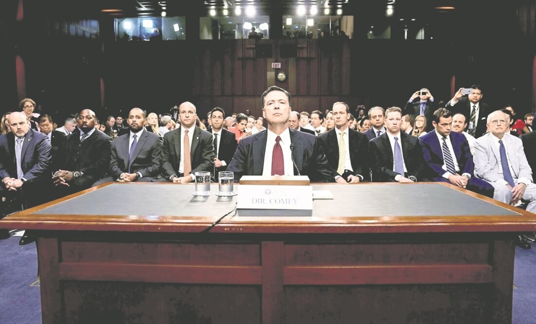 El ex director del FBI, James Comey, testificó ayer ante el Comité de Inteligencia del Senado que investiga la presunta injerencia rusa en las elecciones de 2016 y sus nexos con el equipo de transición de Donald Trump. (JONATHAN ERNST. REUTERS)
