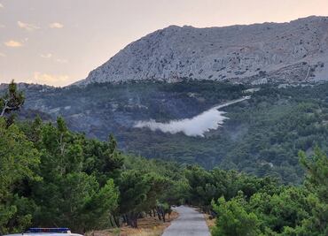 Grecia y Turquía advierten de más incendios por las altas temperaturas que alcanzaron hasta 45 grados