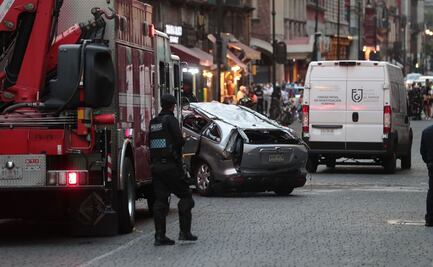 Muere una persona al caer auto del segundo piso de estacionamiento en centro de la CDMX