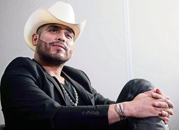 Reportan hospitalizado al cantante Espinoza Paz