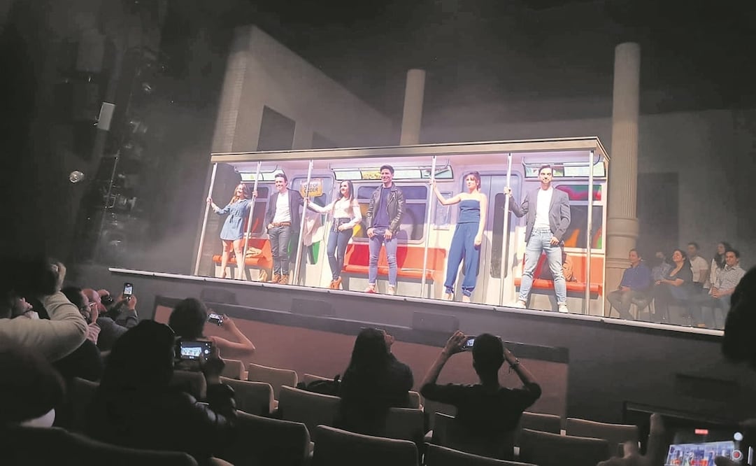 Goto, segunda de derecha a izquierda, está a gusto con la compañía. Foto: Janet Mérida. EL UNIVERSAL