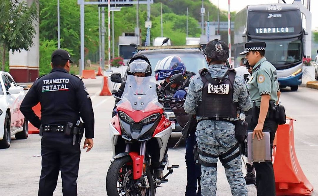 En la caseta de La Venta se instaló un operativo para revisar que los conductores acreditaran la propiedad de las motocicletas. En la Costera se realizaban patrullajes. Foto: Especial