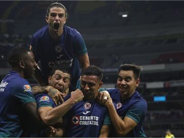 Cruz Azul 'pega el grito' con la remontada a León en los últimos minutos