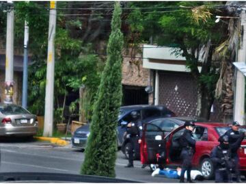 Dos presuntos extorsionadores de origen colombiano resultan heridos en enfrentamiento con policías en Ciudad Satélite
