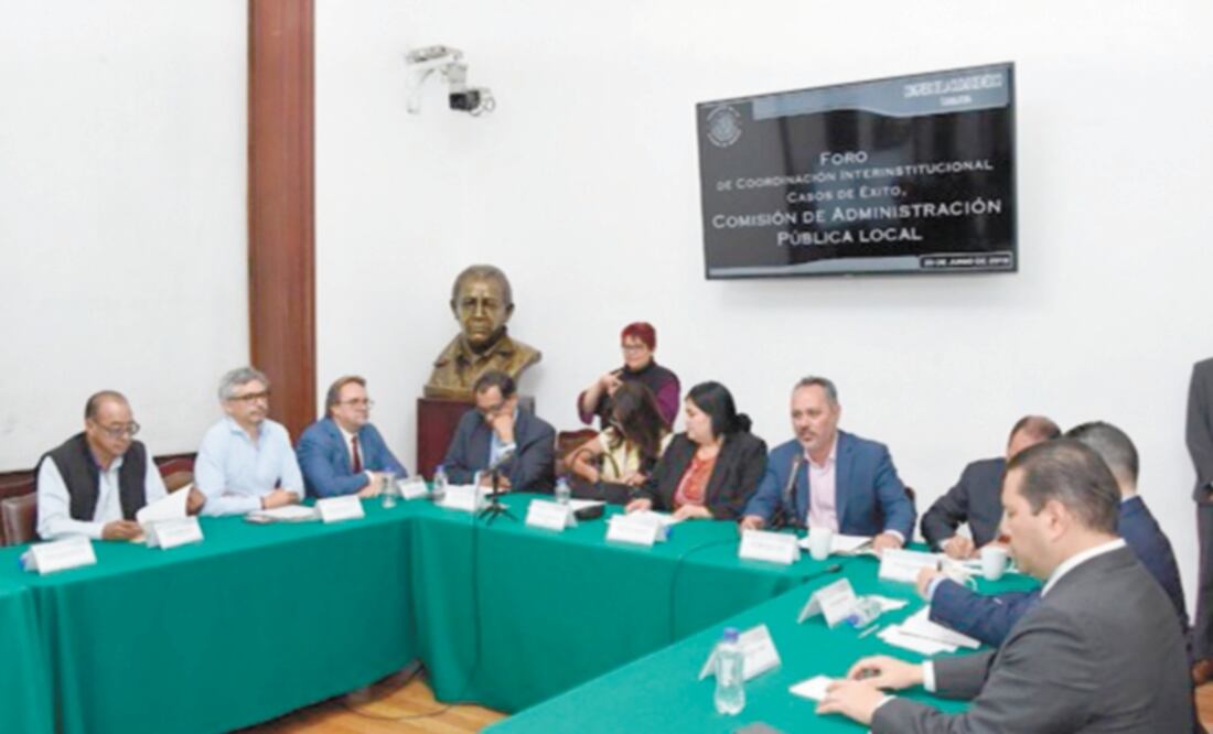 Diputados locales de Morena y expertos en seguridad durante el Foro de Coordinación Interinstitucional. Casos de Éxito. Foto/ESPECIAL