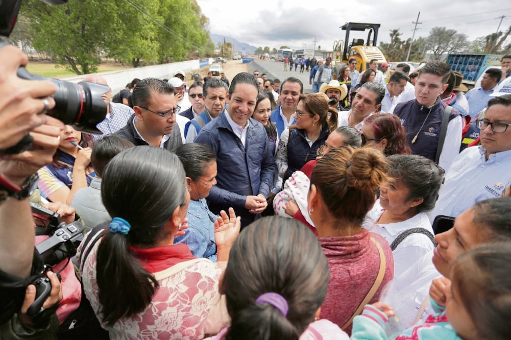 El mandatario estatal, Francisco Domínguez, informó que las labores terminarán en agosto próximo y beneficiarán a más de 23 mil habitantes. (ESPECIAL)