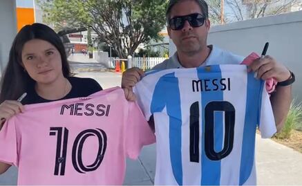 Lionel Messi desata la locura en el aeropuerto de Monterrey en su llegada a México