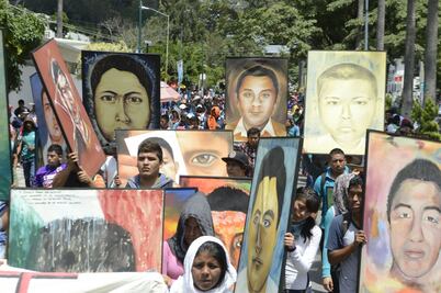 Inicia reunión de EPN con padres de los 43