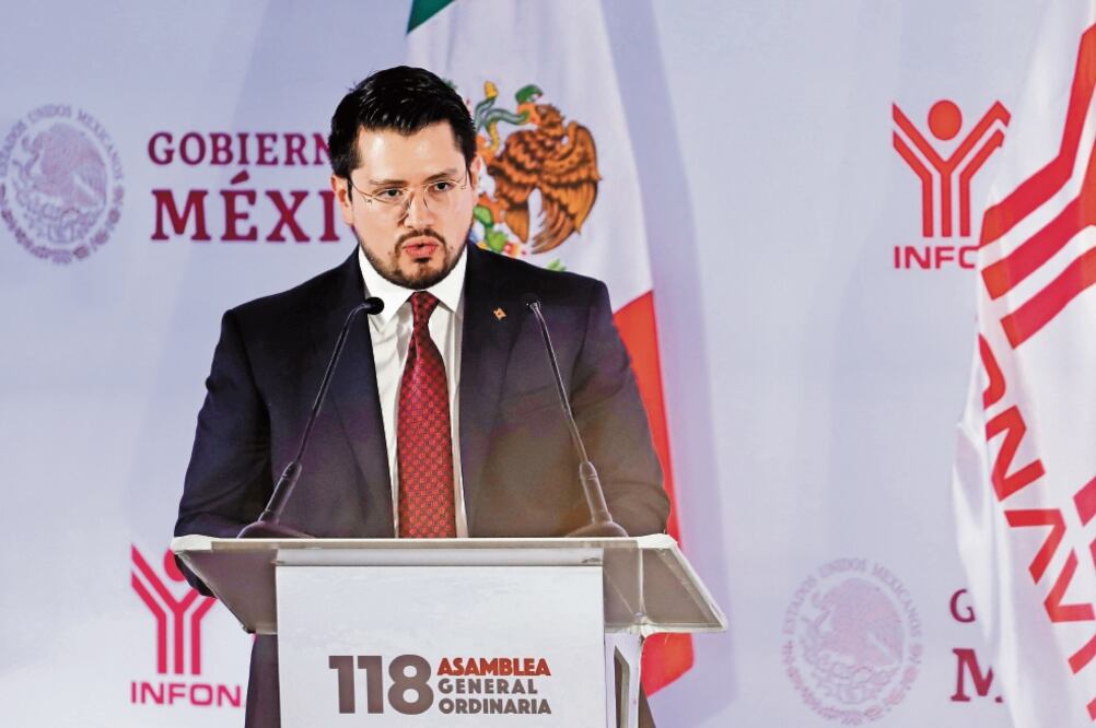 Carlos Martínez Velázquez, director del Infonavit, resaltó que desde el inicio de esta administración redujo sus gastos en mil 800 millones de pesos. Foto: BERENICE FREGOSO. EL UNIVERSAL