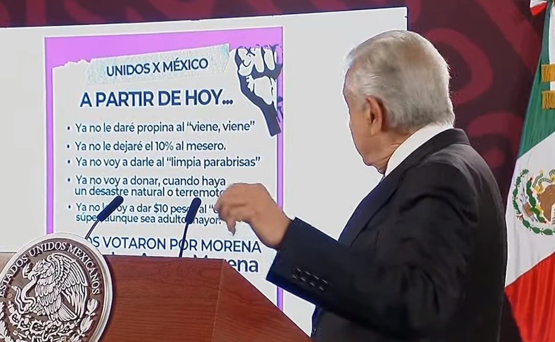 López Obrador exhibe una campaña en redes contra "franeleros", meseros y "cerillos" porque "votaron por Morena". Foto: Especial